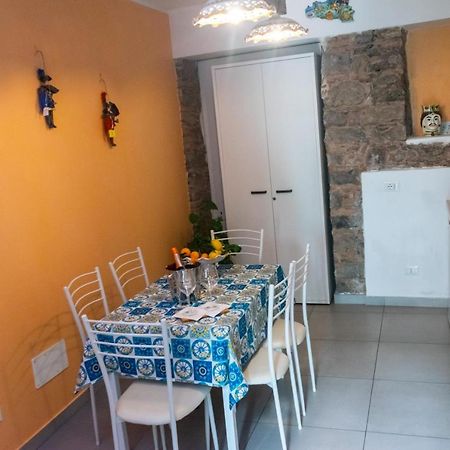 La Zagara Apartment อาชิ กัสเตลโล ภายนอก รูปภาพ