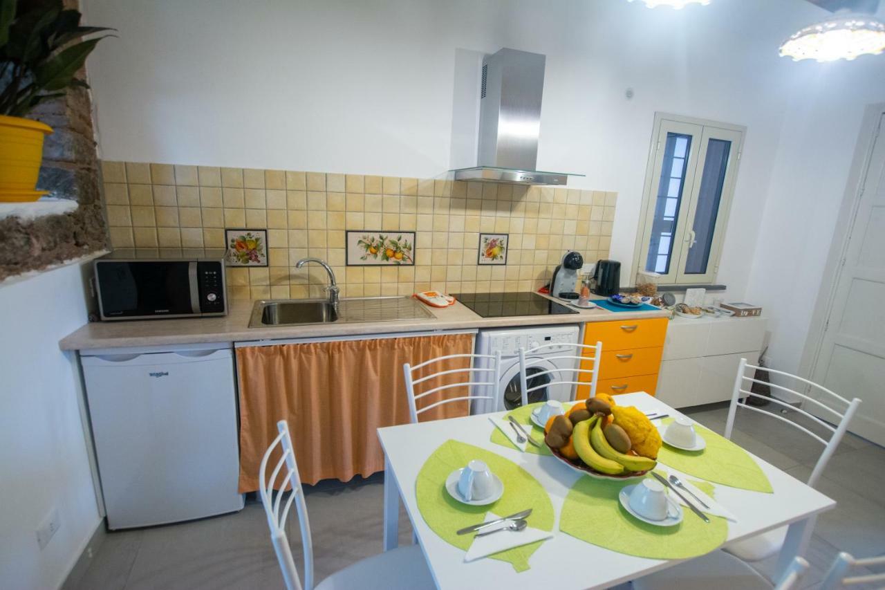 La Zagara Apartment อาชิ กัสเตลโล ภายนอก รูปภาพ